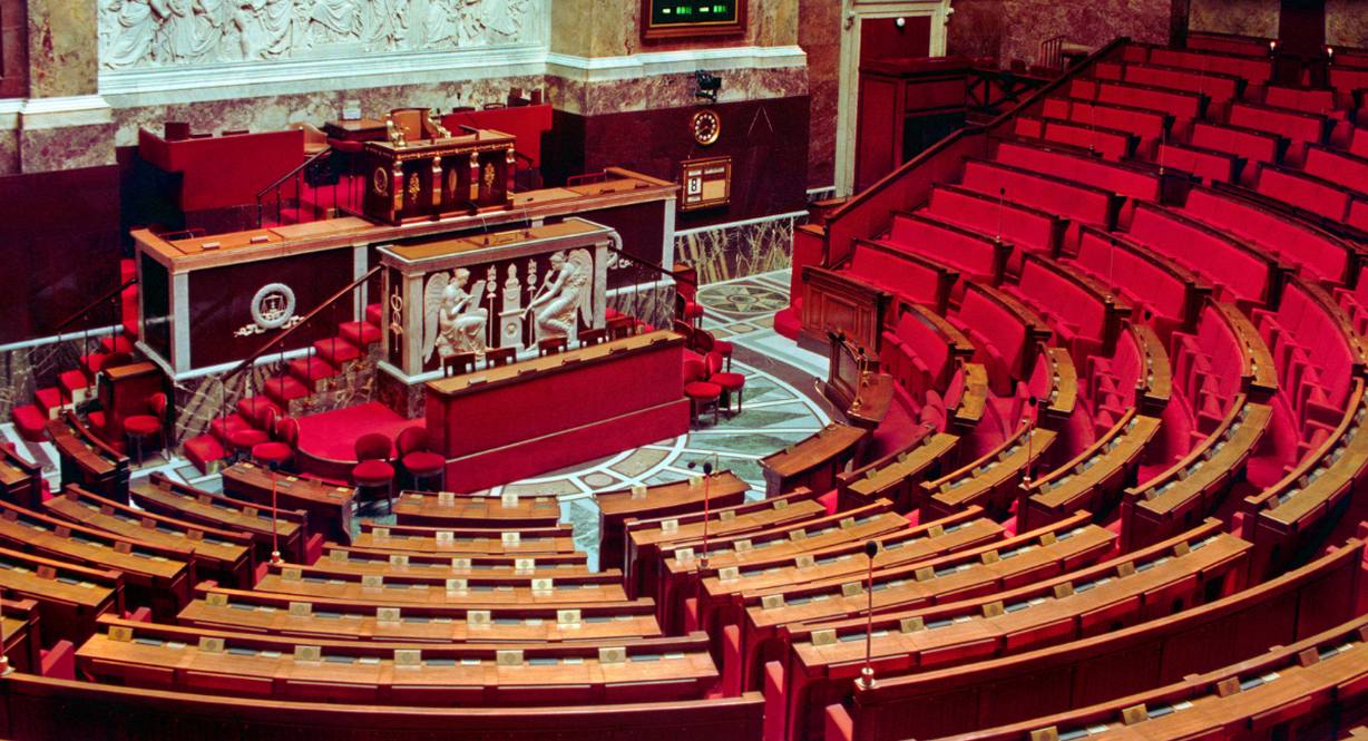 Salle des séances de l'Assemblée nationale française où sont votées les lois de simplification économique